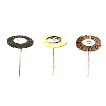 miniature_brushes_on_ma